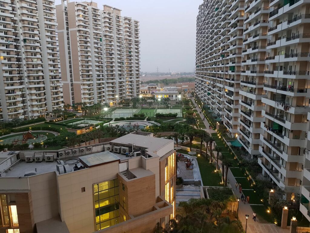 Best places to live in Noida